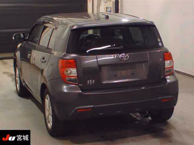 TOYOTA IST