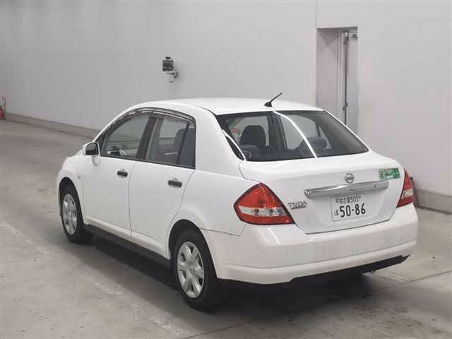 NISSAN TIIDA LATIO