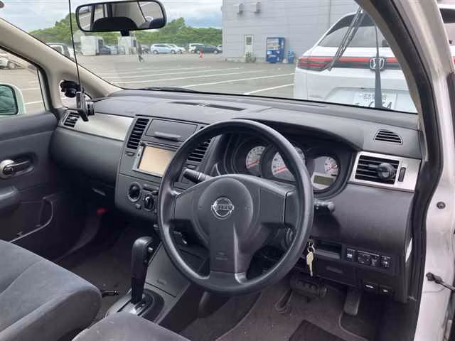 NISSAN TIIDA LATIO