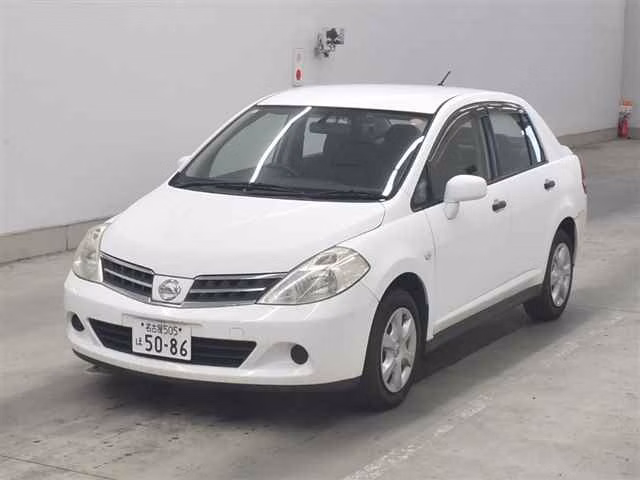 NISSAN TIIDA LATIO