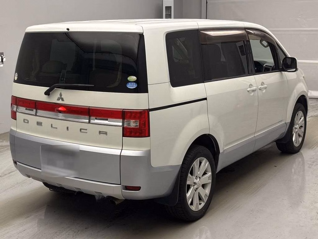 MITSUBISHI DELICA D:5