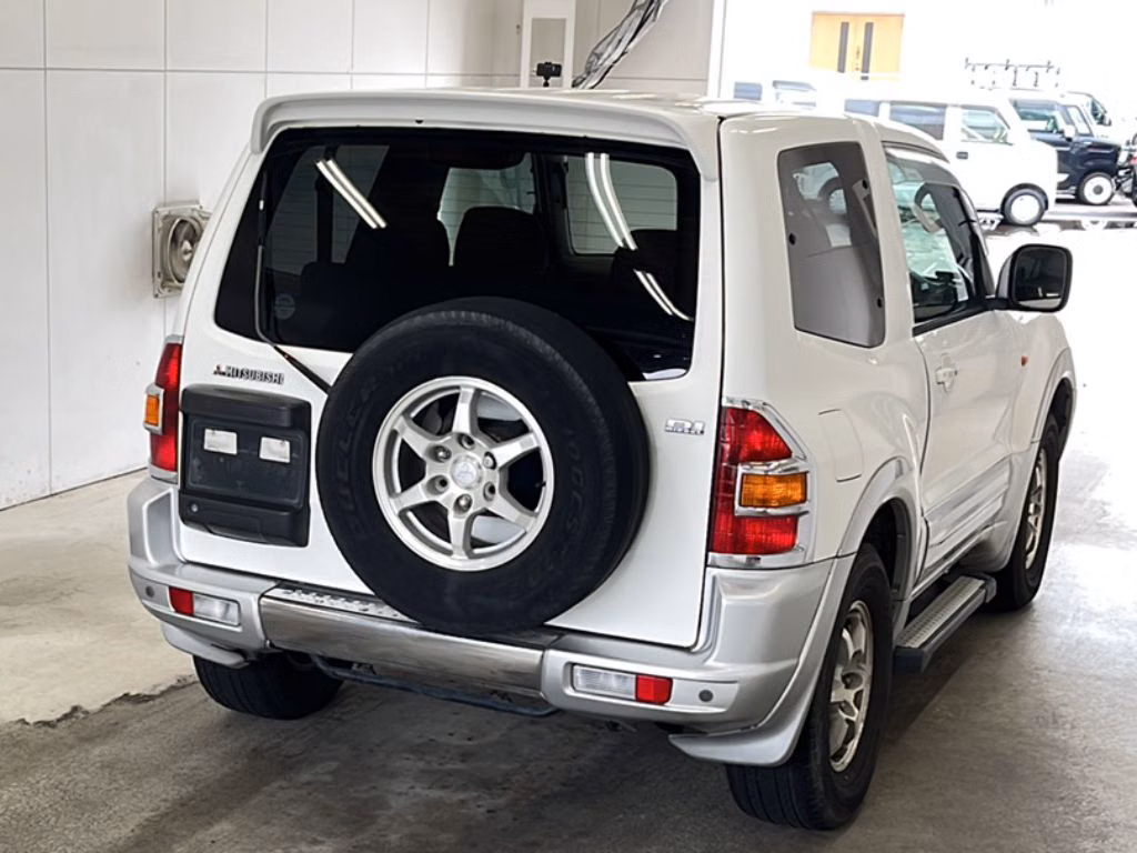 MITSUBISHI PAJERO