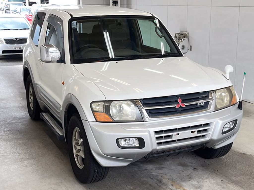 MITSUBISHI PAJERO