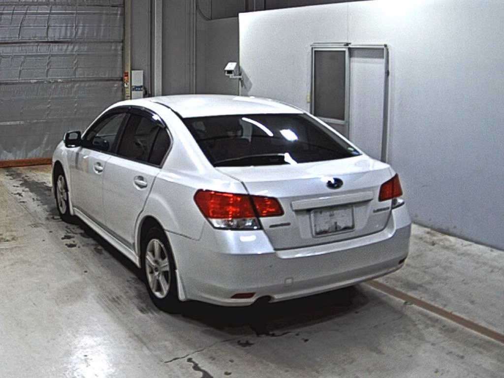 SUBARU LEGACY B4