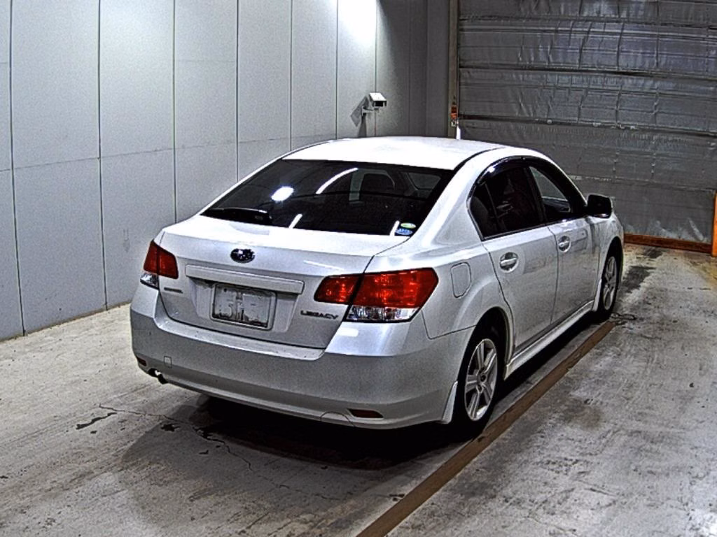SUBARU LEGACY B4