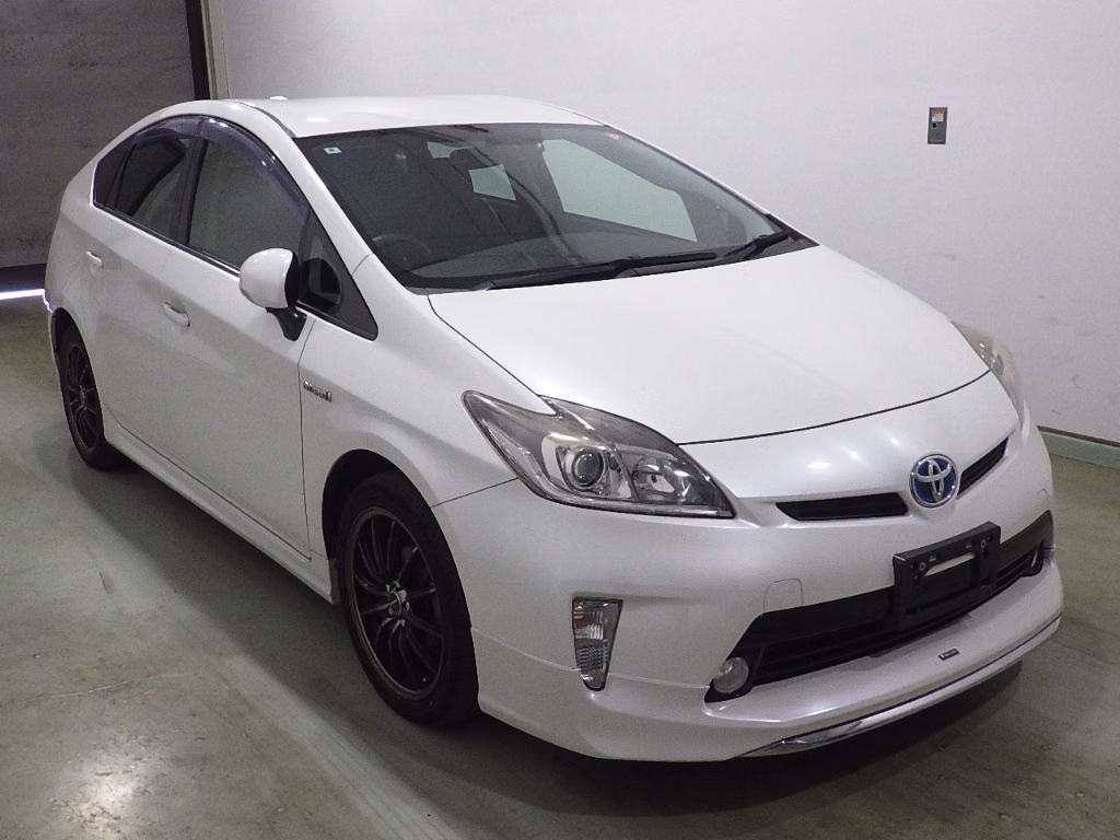 TOYOTA PRIUS