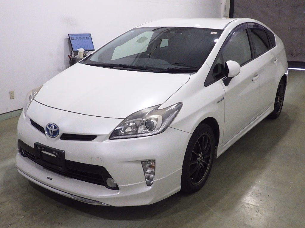 TOYOTA PRIUS