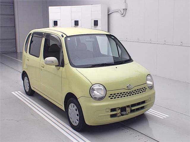 DAIHATSU MOVE LATTE