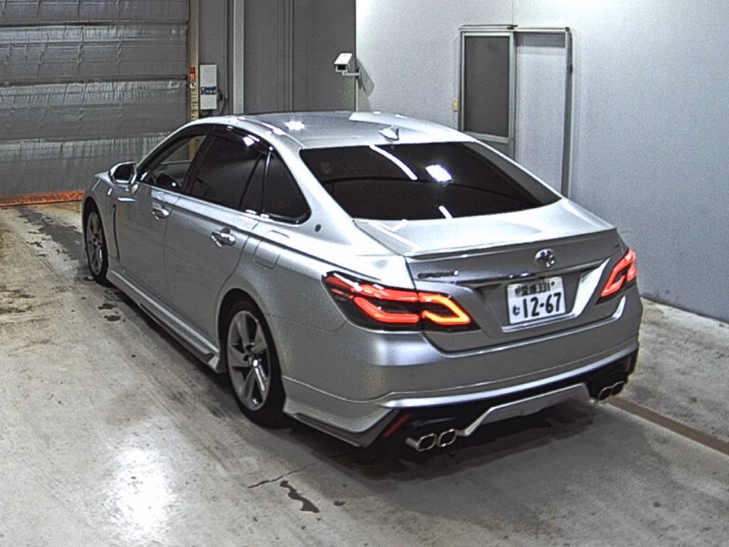 TOYOTA CROWN