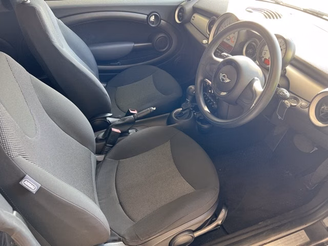 MINI HATCH
