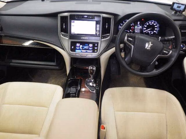 TOYOTA CROWN