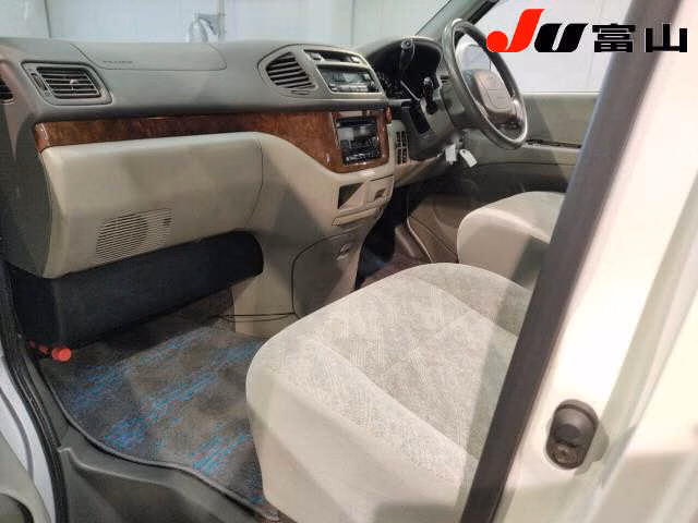 TOYOTA HIACE REGIUS