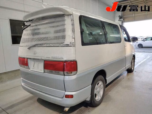 TOYOTA HIACE REGIUS