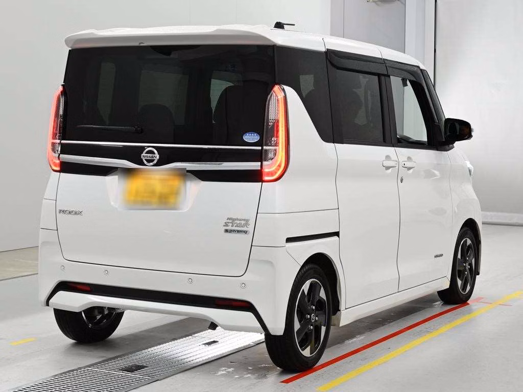 NISSAN ROOX