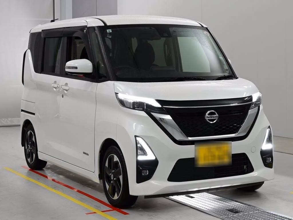 NISSAN ROOX