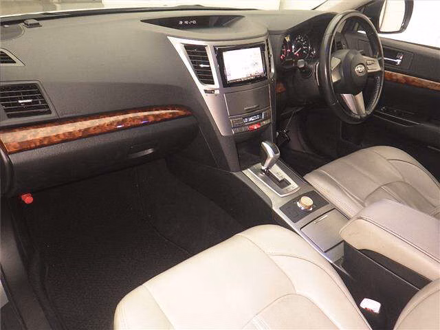 SUBARU LEGACY