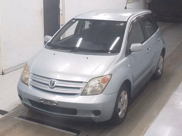 TOYOTA IST
