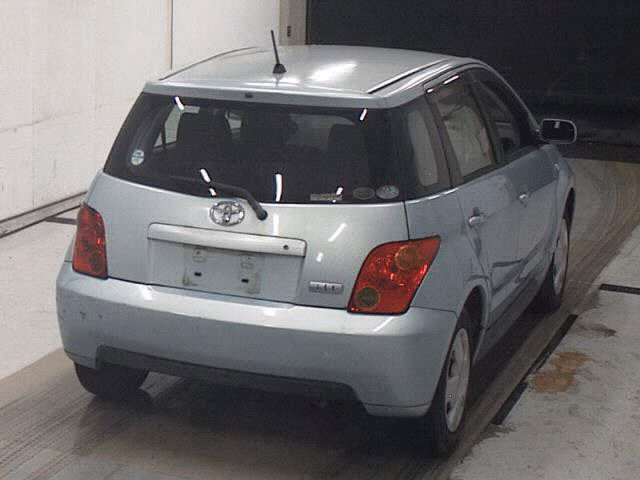TOYOTA IST