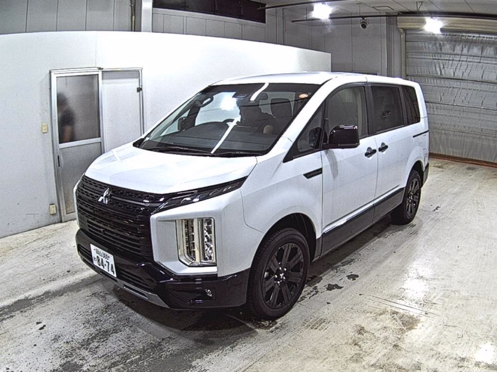 MITSUBISHI DELICA D:5