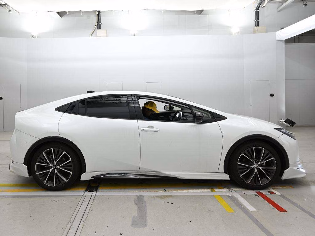 TOYOTA PRIUS