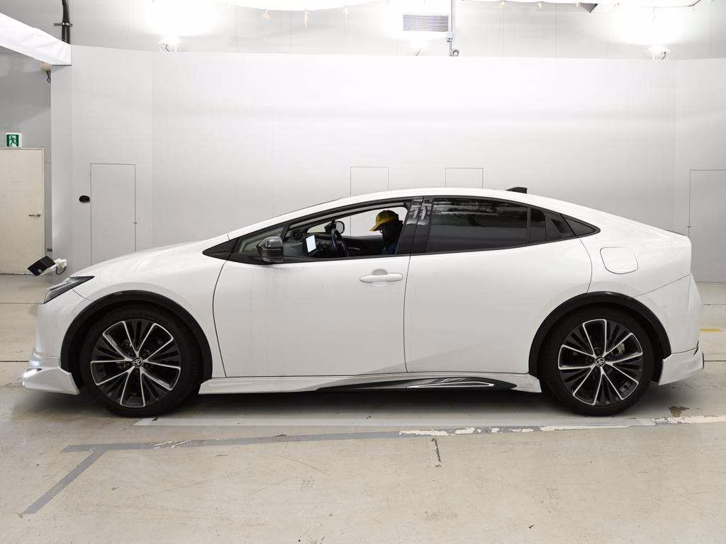 TOYOTA PRIUS