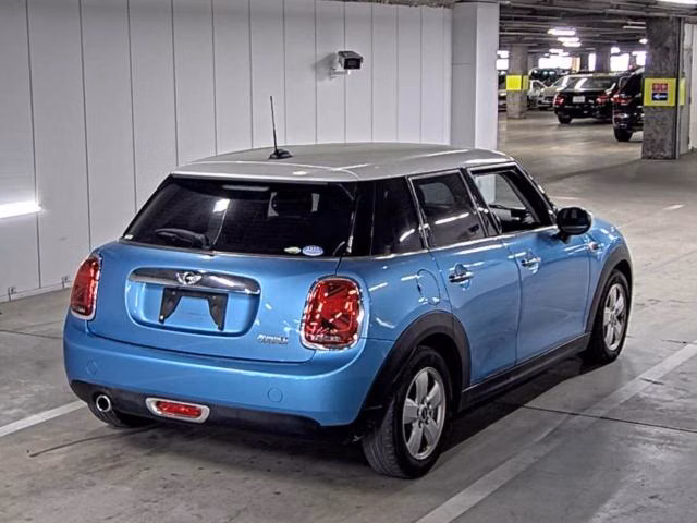 MINI HATCH