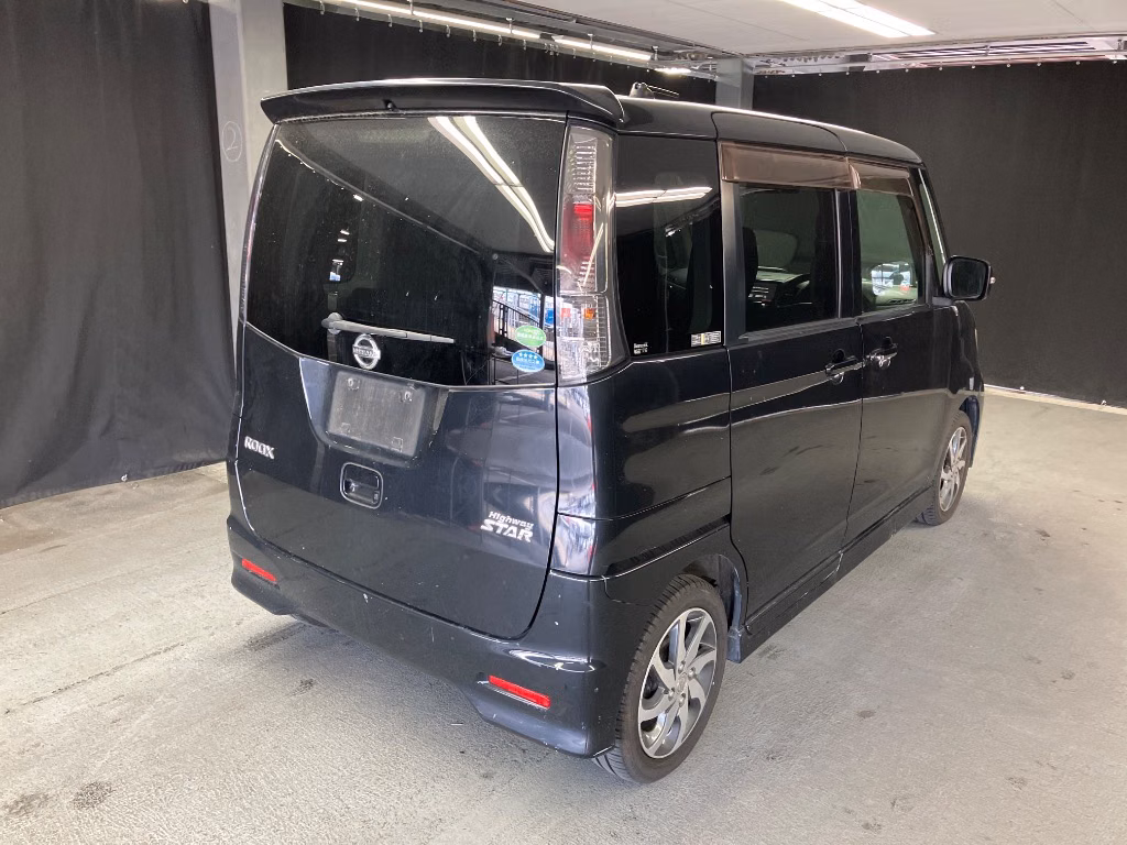 NISSAN ROOX