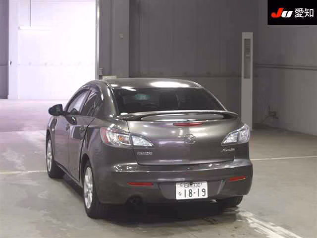 MAZDA AXELA