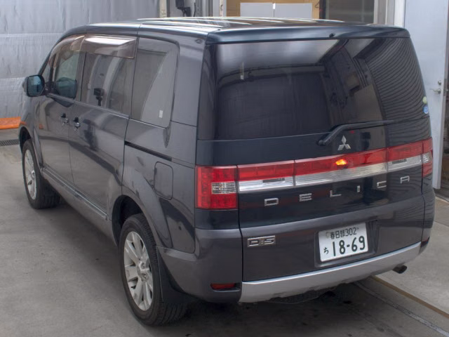 MITSUBISHI DELICA D:5