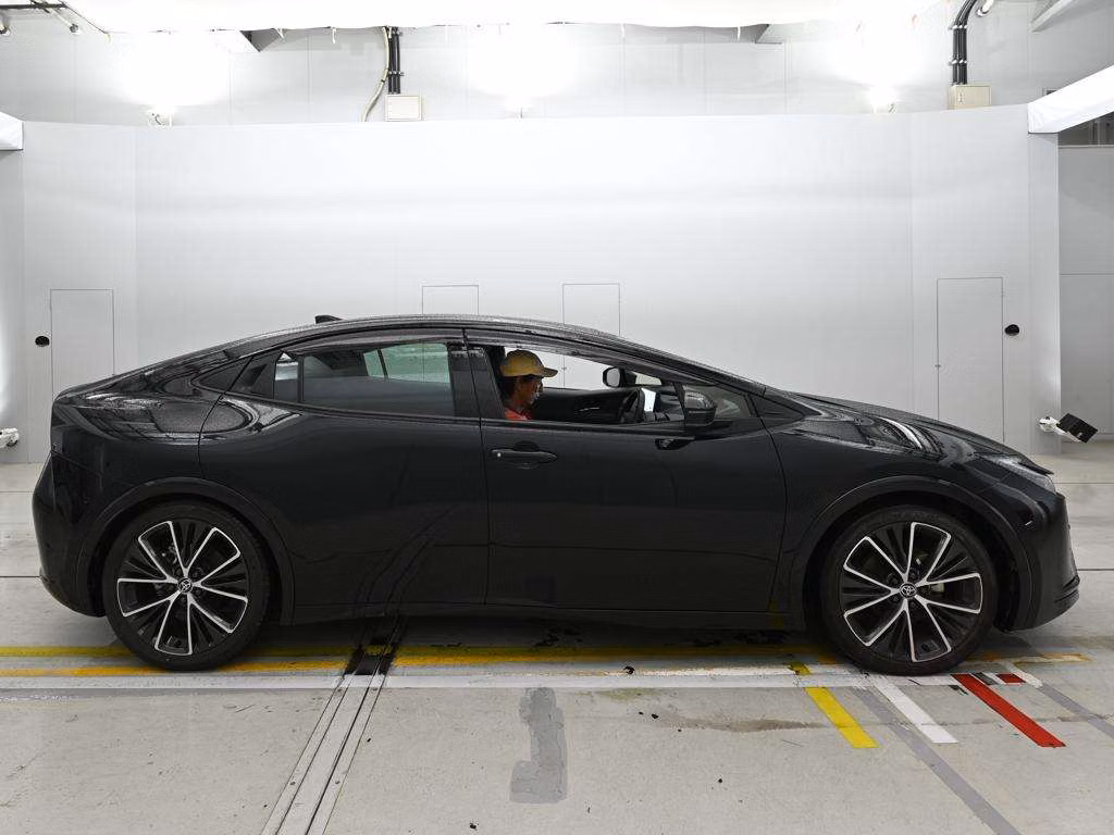 TOYOTA PRIUS