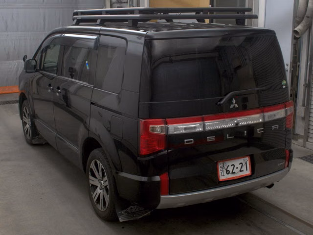 MITSUBISHI DELICA D:5