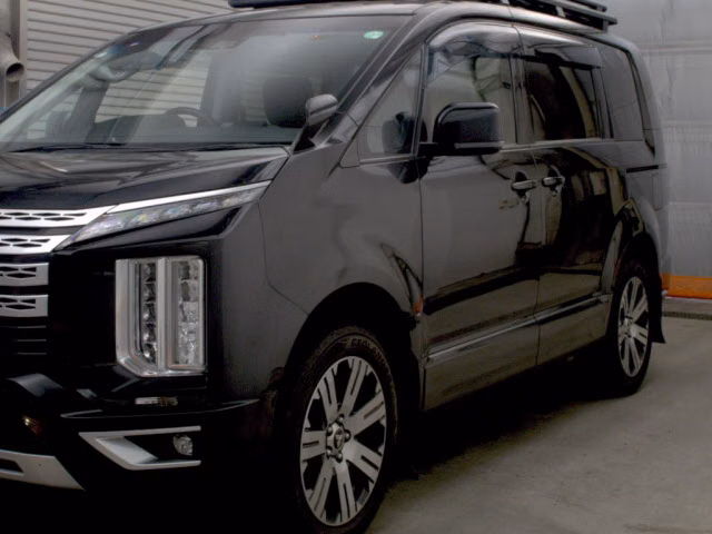 MITSUBISHI DELICA D:5