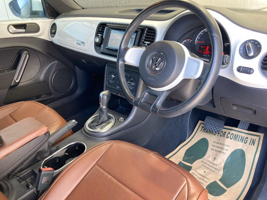VOLKSWAGEN BEETLE