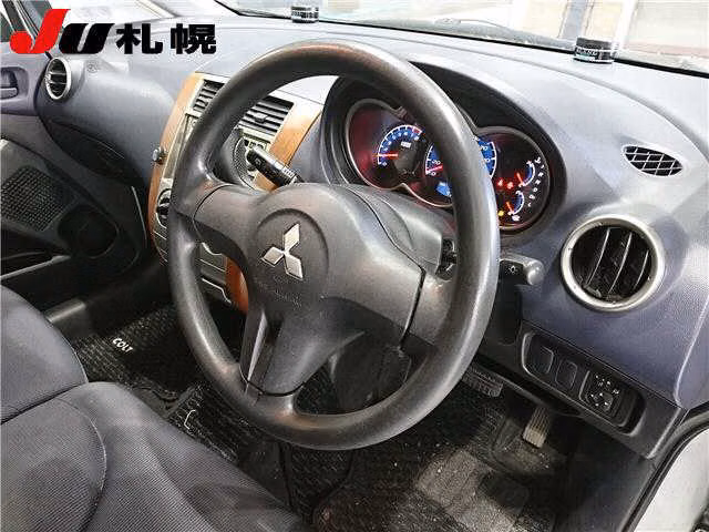 MITSUBISHI COLT PLUS