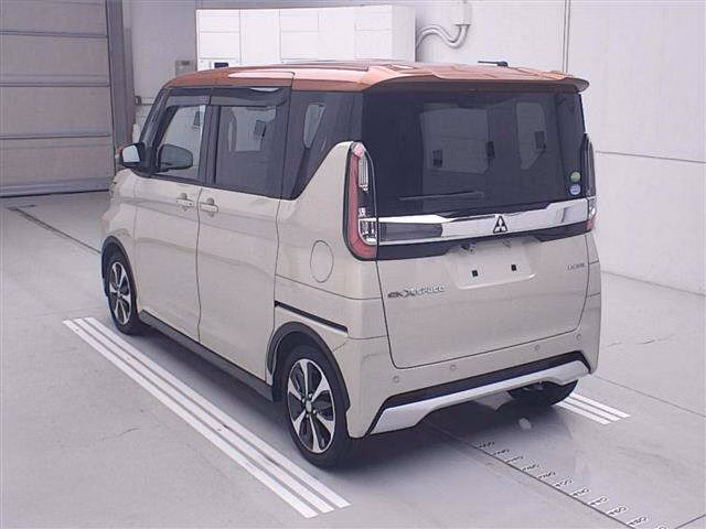 MITSUBISHI EK SPACE