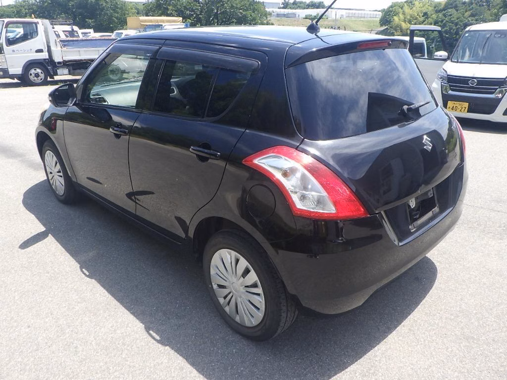 SUZUKI SWIFT