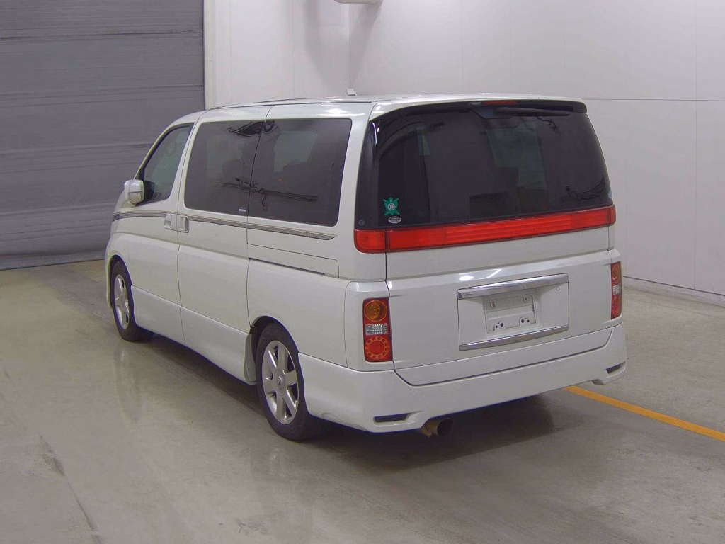 NISSAN ELGRAND