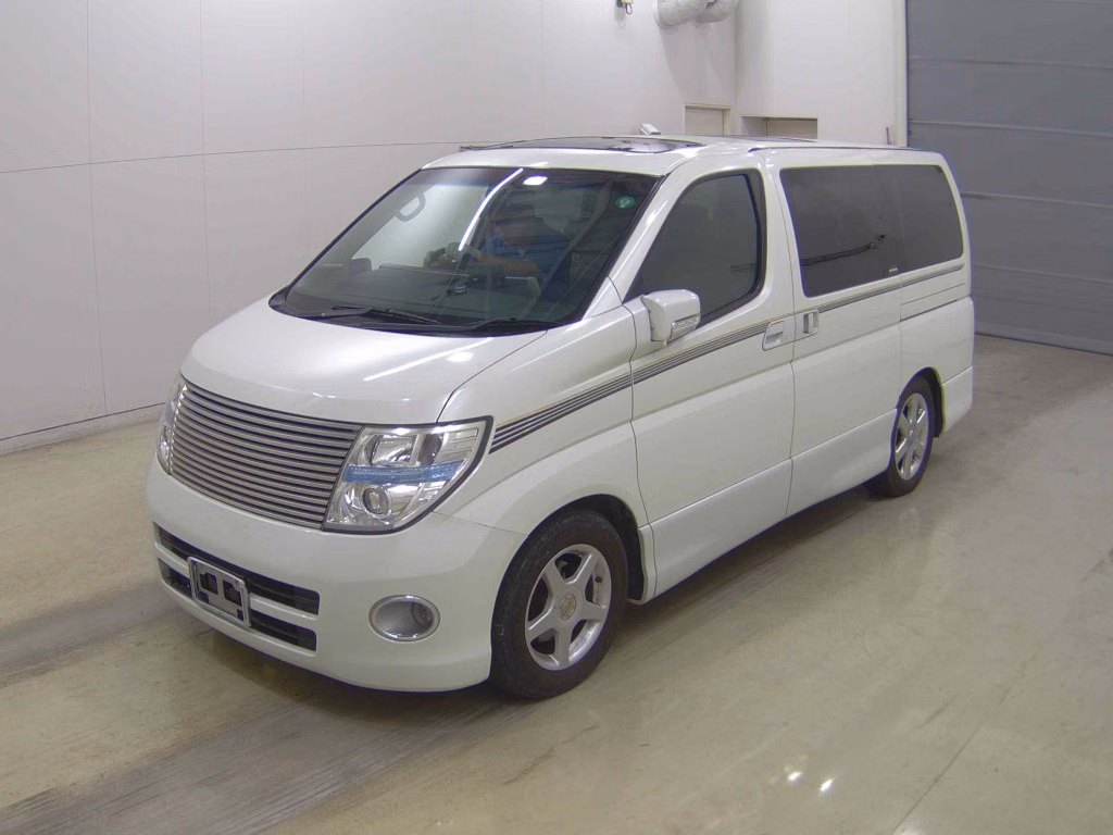NISSAN ELGRAND