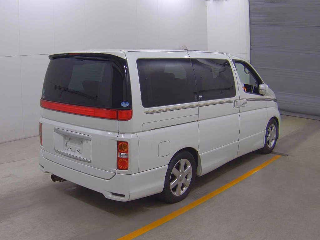 NISSAN ELGRAND