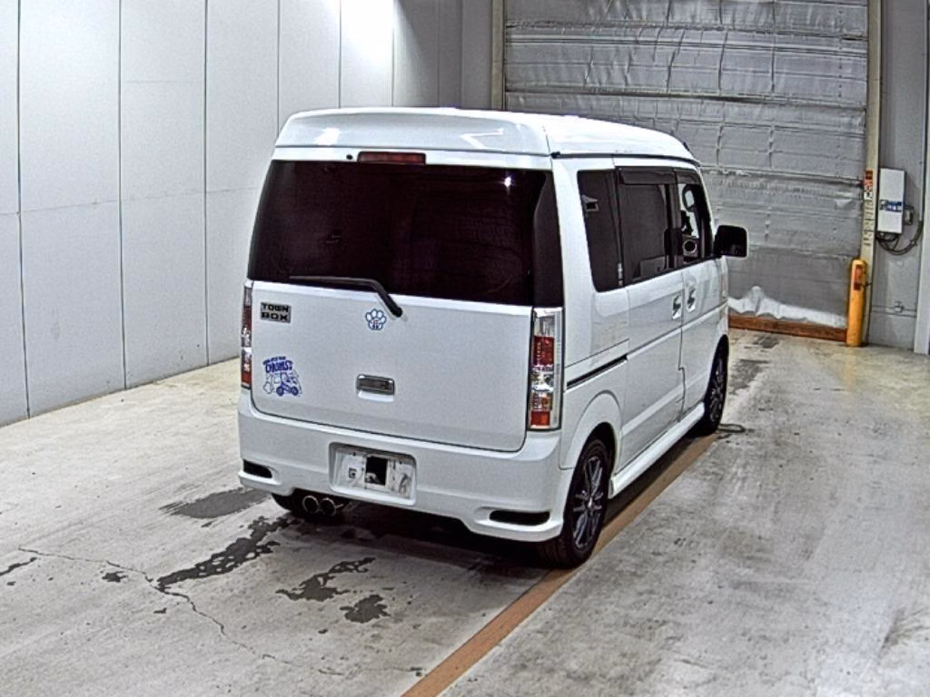 MITSUBISHI TOWN BOX