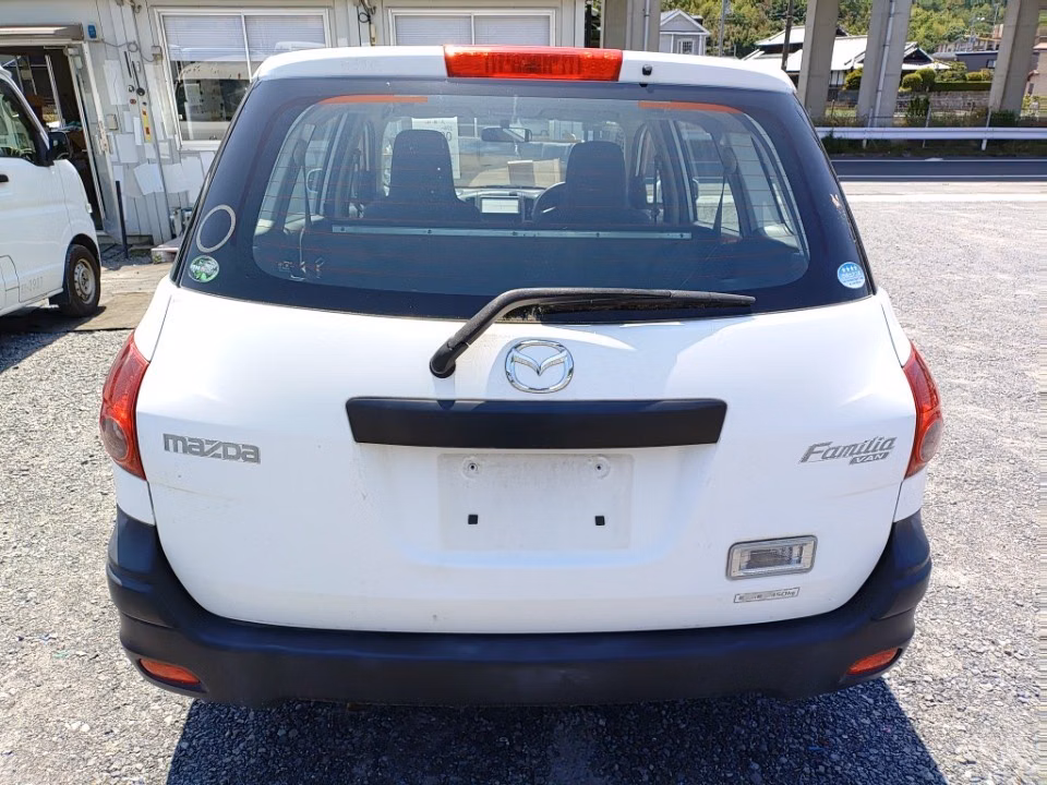 MAZDA FAMILIA