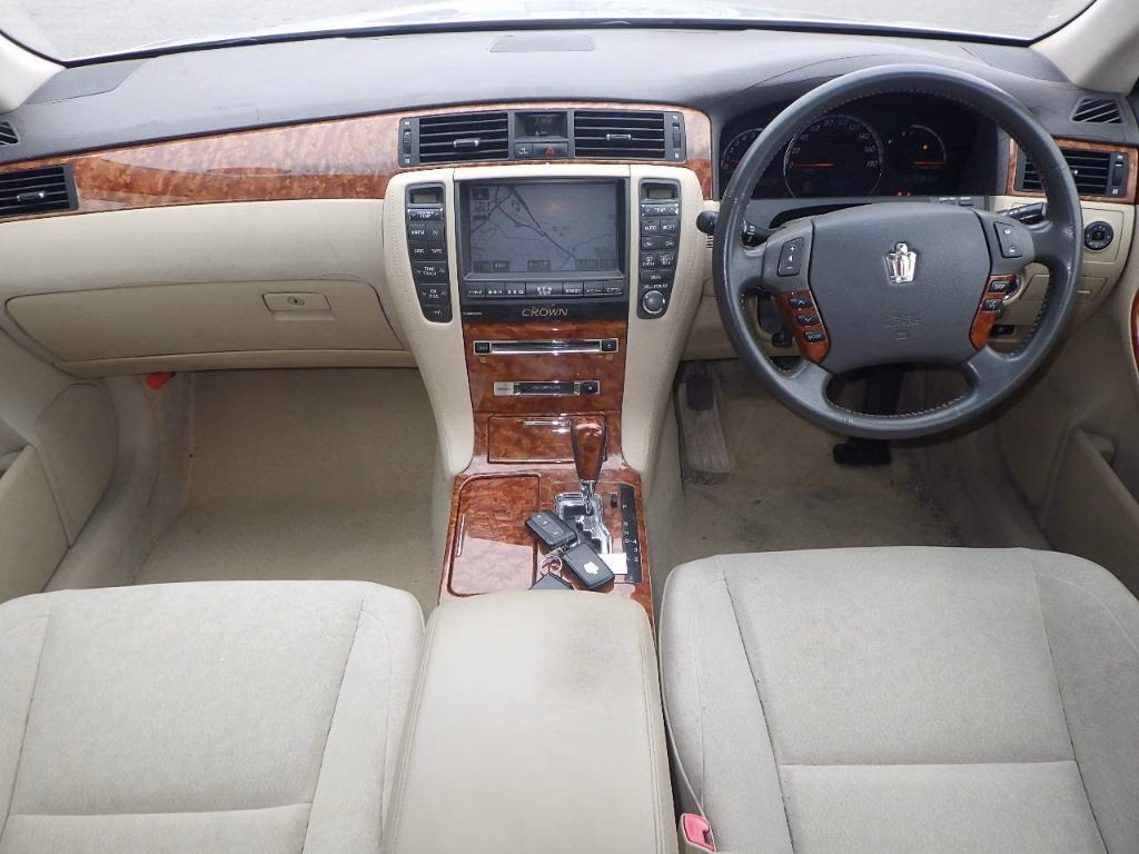 TOYOTA CROWN