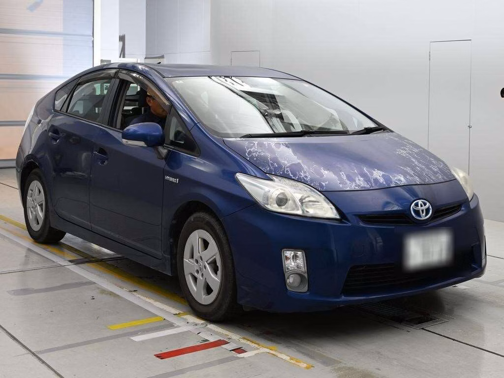 TOYOTA PRIUS