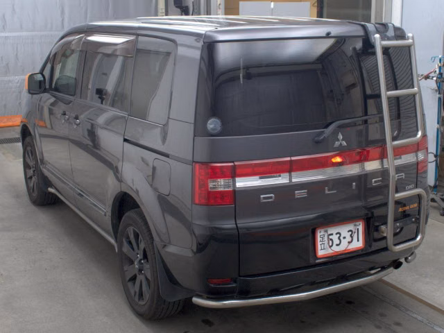 MITSUBISHI DELICA D:5