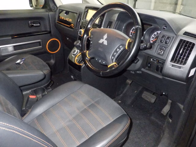 MITSUBISHI DELICA D:5