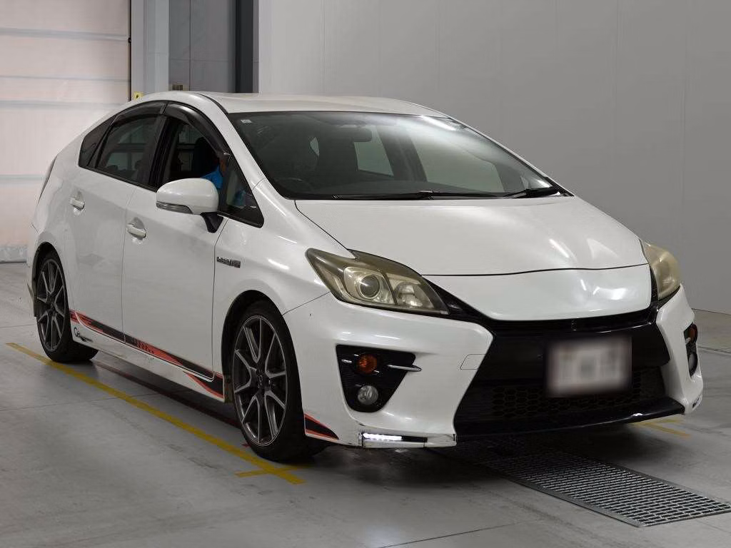 TOYOTA PRIUS