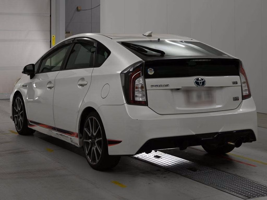 TOYOTA PRIUS