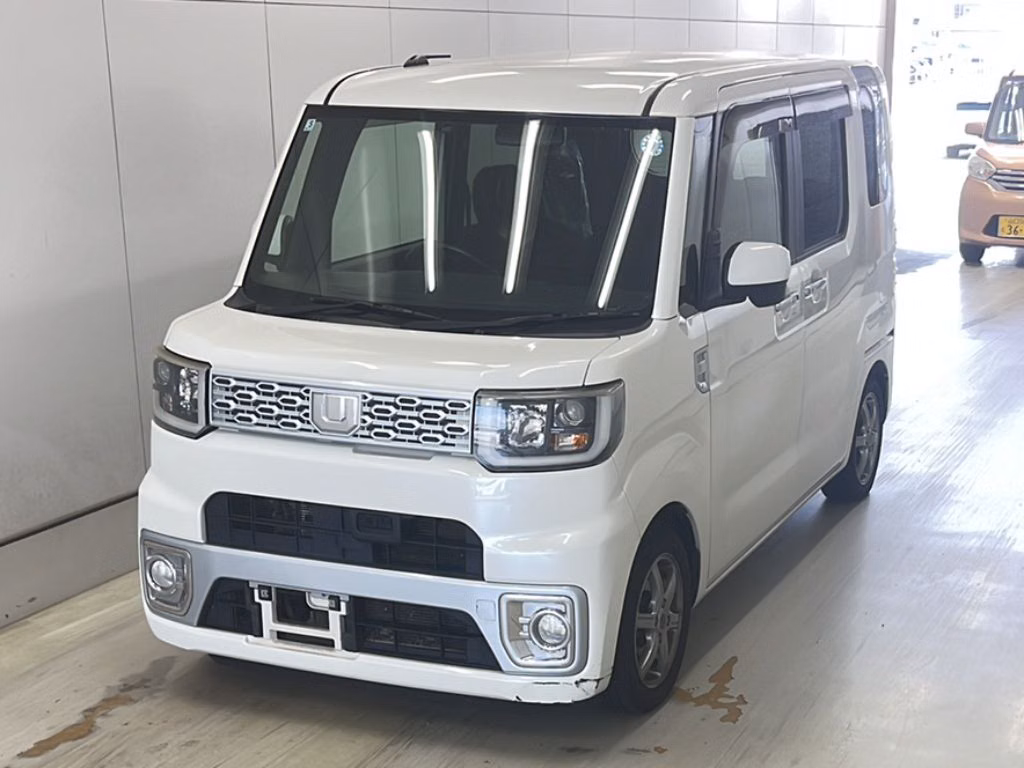 DAIHATSU WAKE