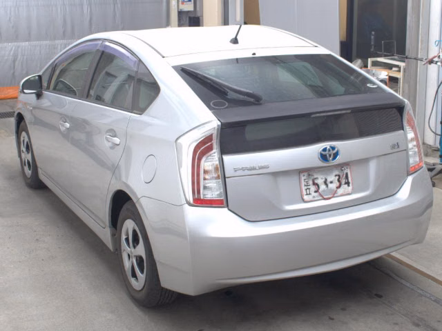 TOYOTA PRIUS