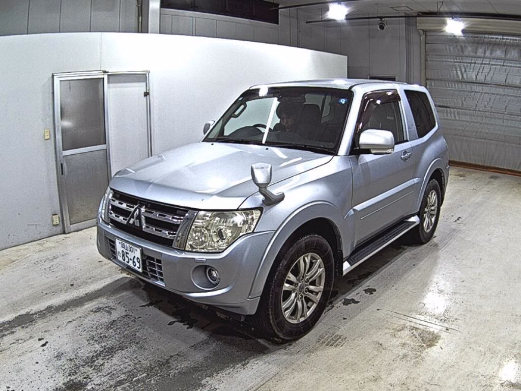 MITSUBISHI PAJERO